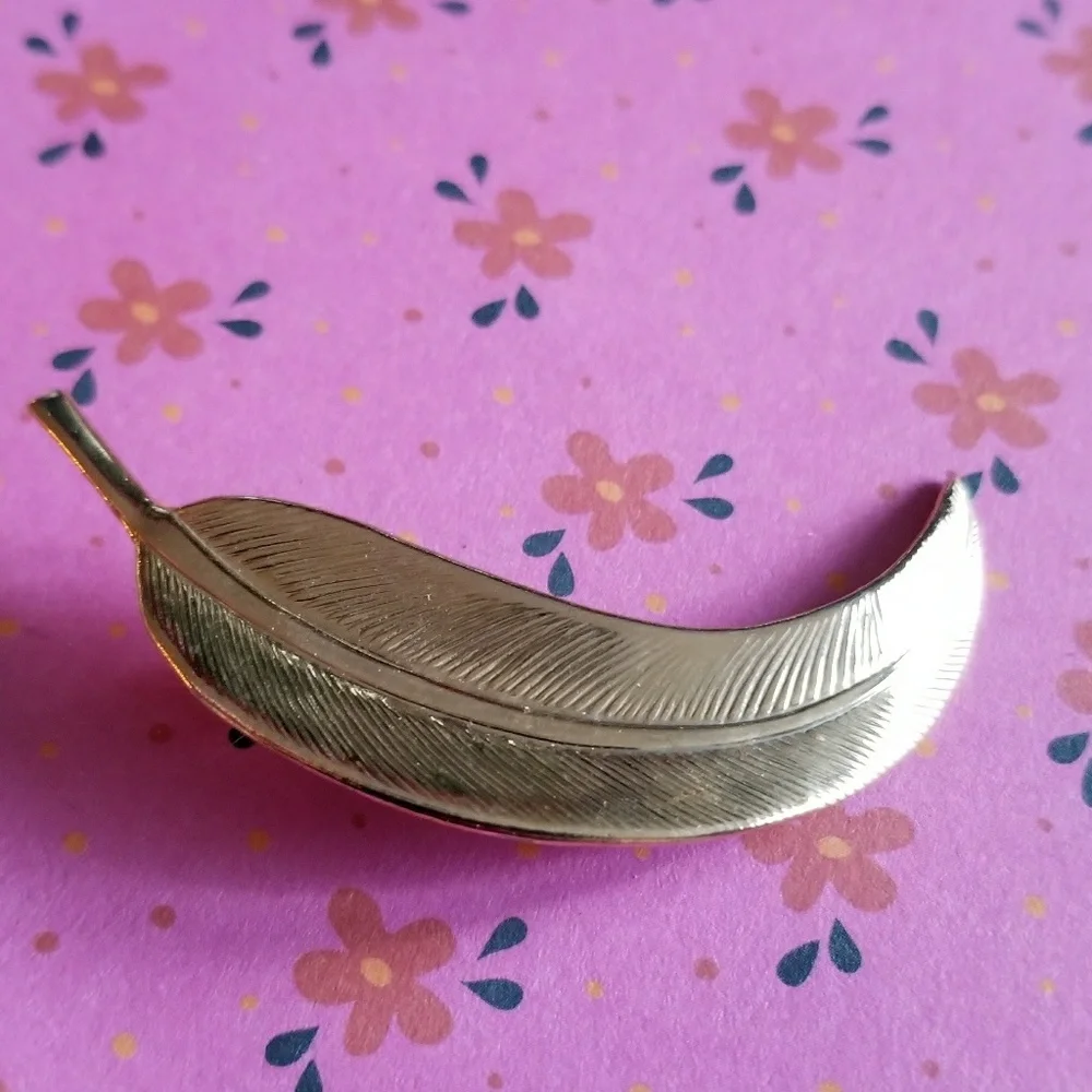 Vintage pretty leaf